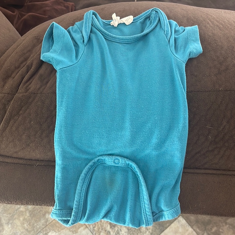 kyte baby 0-3 onesie